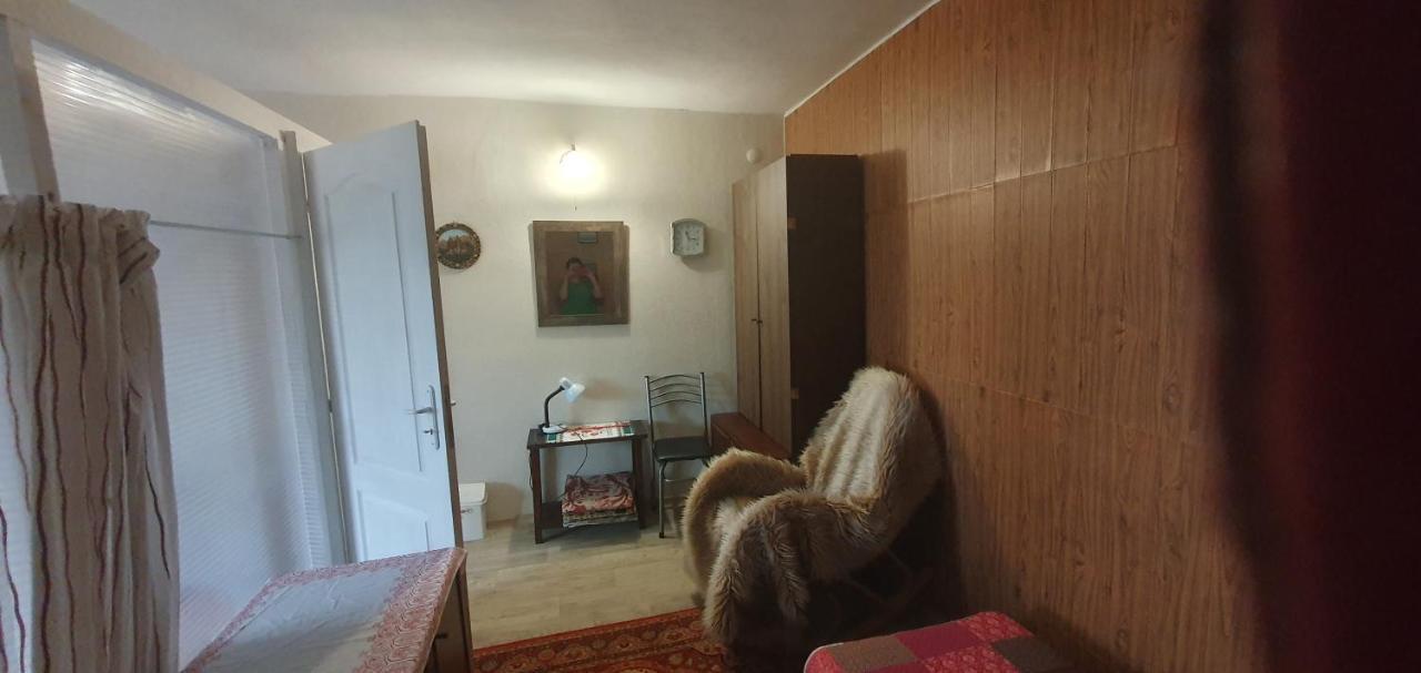 Стая За Гости "Ирина" Baltjik Exteriör bild